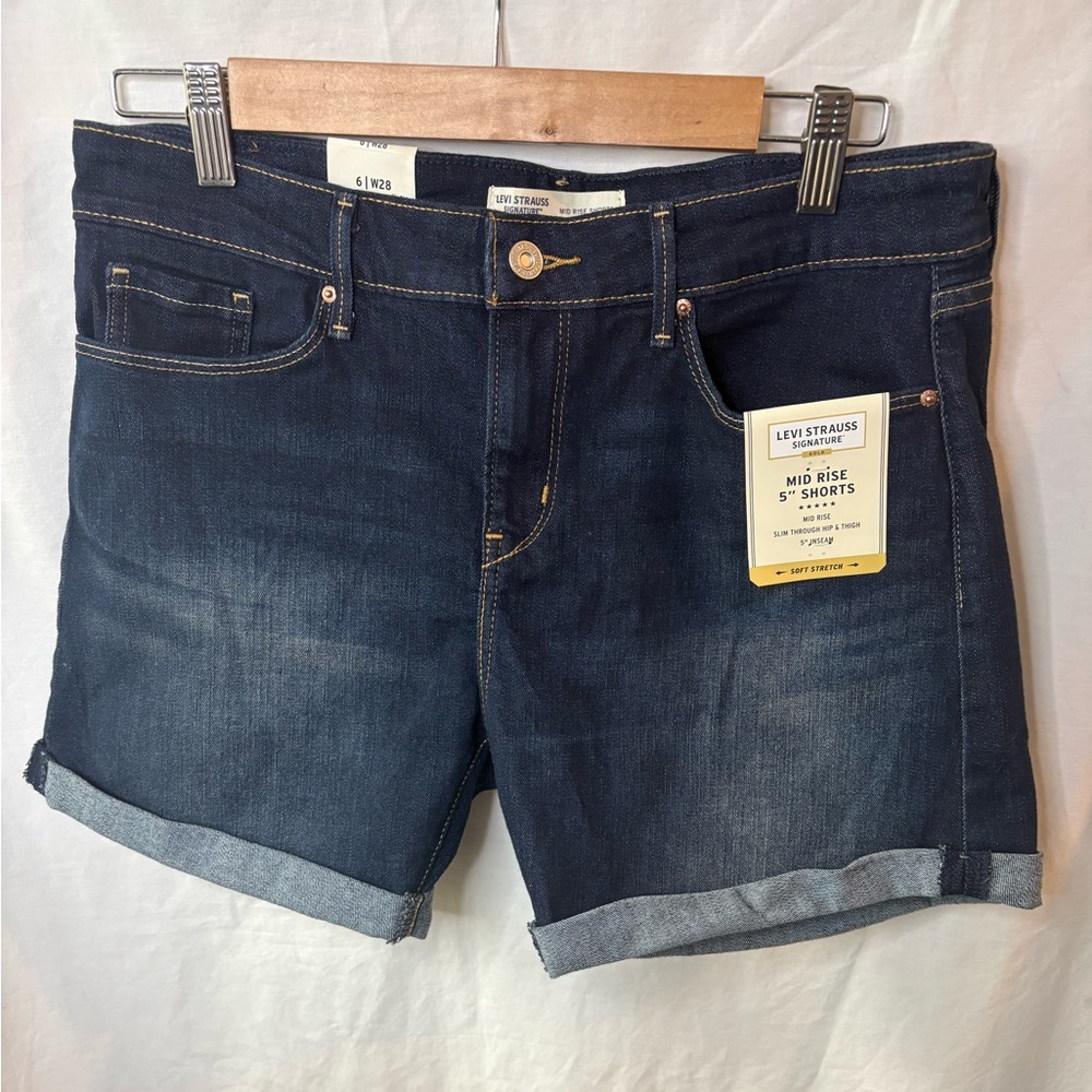 NWT Levi's Signature Mid Rise Blue Shorts